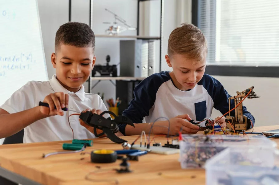 7 Educational Toys Your 9-Year-Old Boys Will Love to Play With