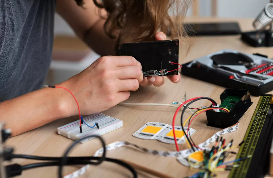Essential Guide to Learning Electronics: How to Master The Basics